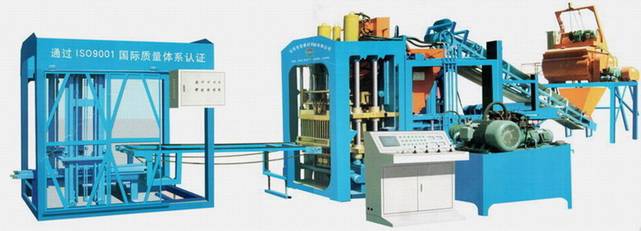 QT8-15 block making machine