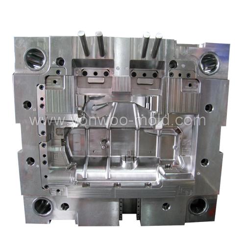 Plastic injection mold