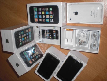 Genuine Apple iPhone 3GS 32GB Unlocked 3MP camera GPS 3G WiFi TFT Touchscreen