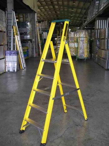 Fiberglass Stepladder With Big Platform