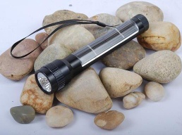 Aluminum flashlight