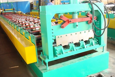 deck roll forming machine