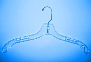 plastic hanger 111070