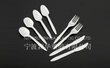 plastic cutlery