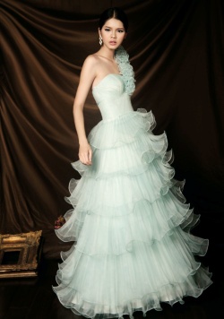 luxurious pastel green organza evening  dress LA1177