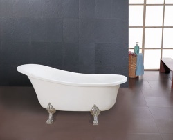 Clawfoot bathtub