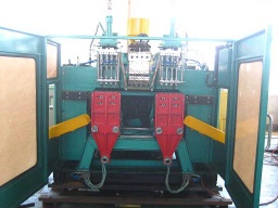 Extrusion blow molding machine