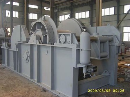 Hydraulic mooring winch