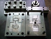 Plastic injection mold