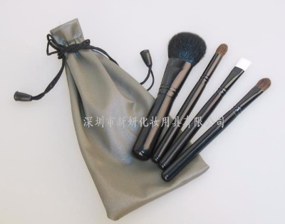 cosmetic brush