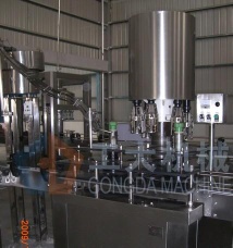 Screw capping machine