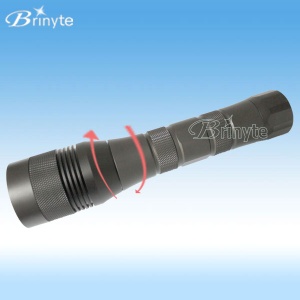 High power scuba dive flashlight