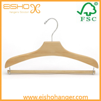 MC090 natural wooden deluxe hanger