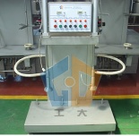 Keg simple filling machine with two , four heads