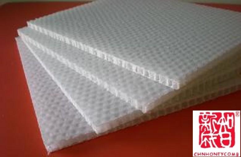 Light core material for sandwich panel - http://www.honeycombcn.com