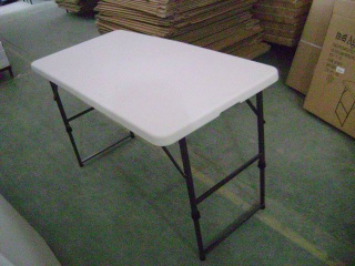 4 FOLDING TABLE