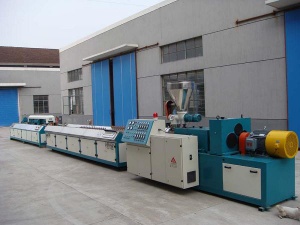 PVC window and door profile extrusion machine