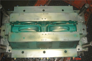 hot runner mould