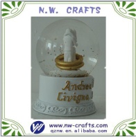 Wedding snow globe