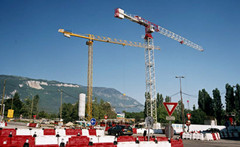 flat-top tower crane