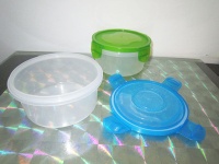 Plastic double wall food container keep cool