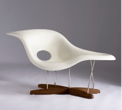 EAMES lA CHAISE lOUNGE CHAIR