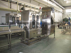 Automatic eight-treasure porridge plastic cover capping machine