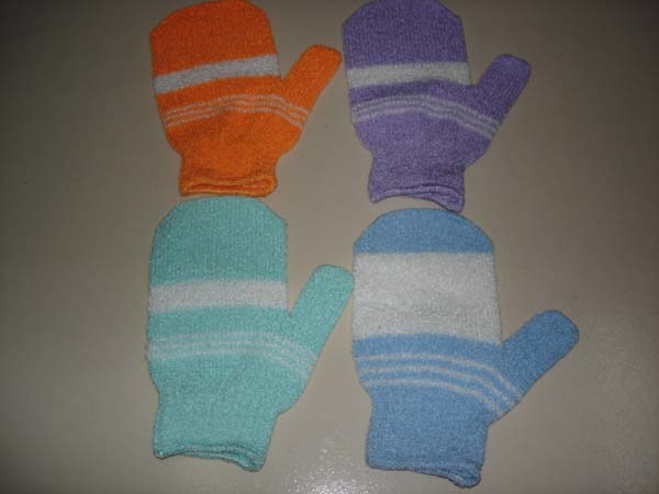 exfoliating bath gloves